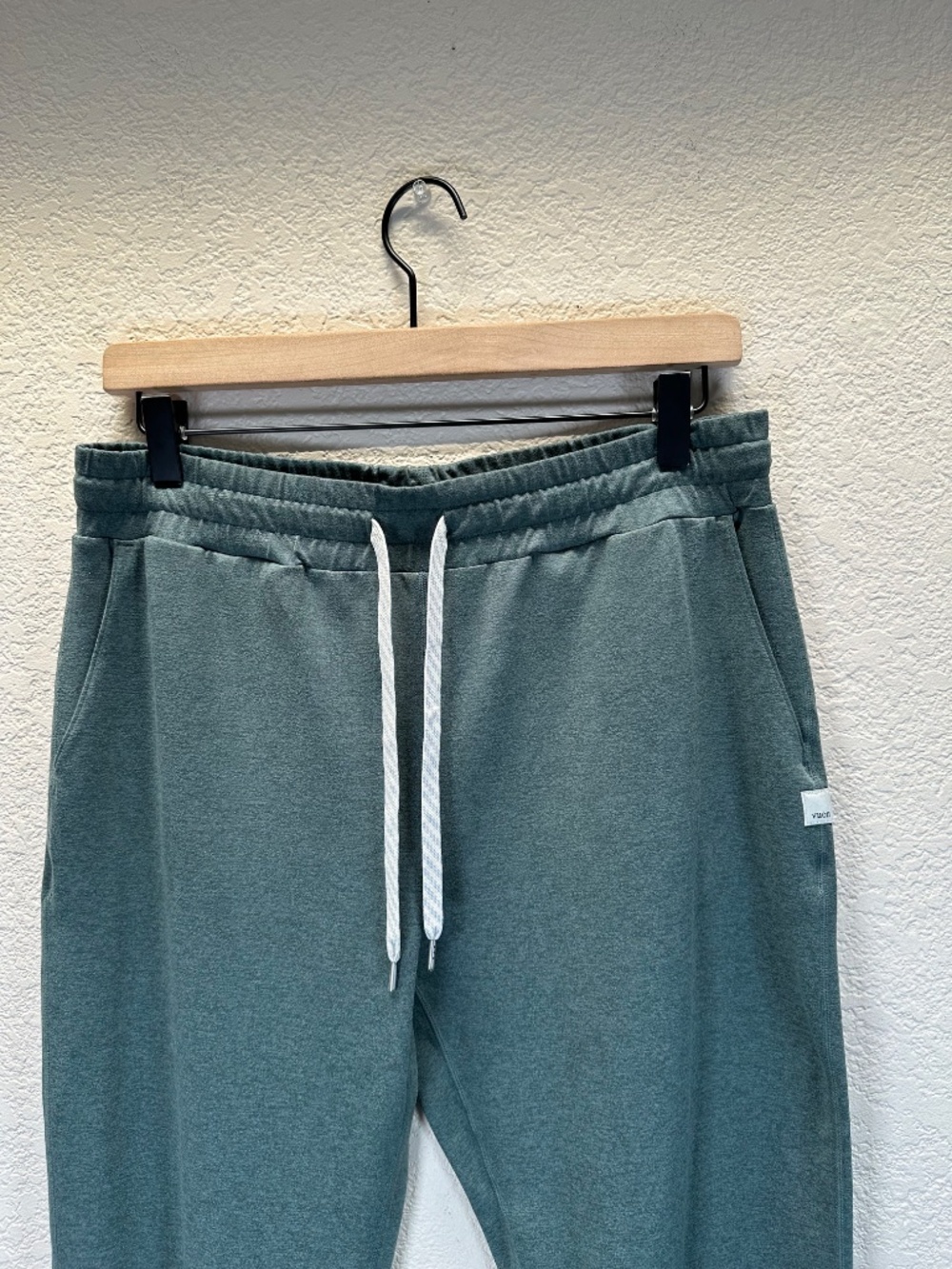Vuori Womens Jogger The Rise The Shine Sz. M Medium Pull on Adjustable Logo Gym - Picture 5 of 13